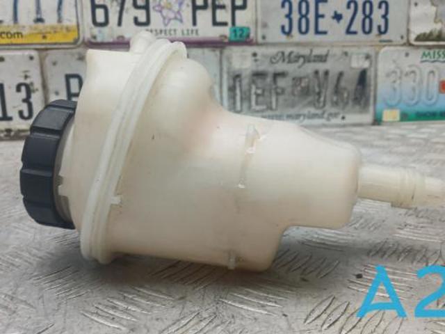 Водяной бачок системы охлаждения A2762000285 MERCEDES