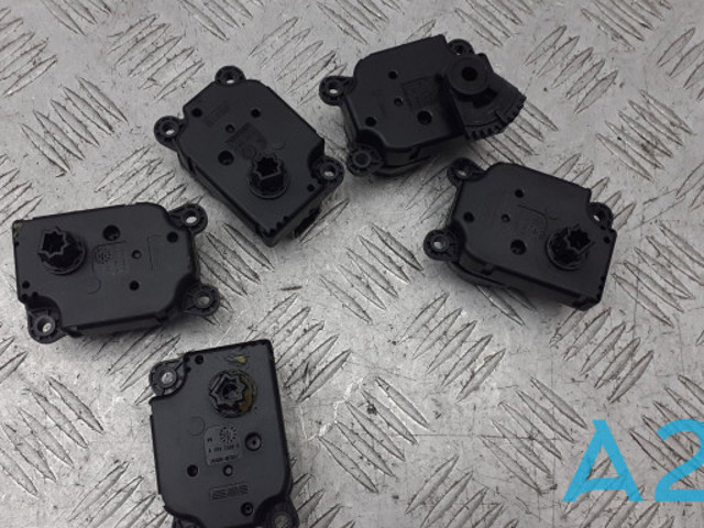 Моторчик заслонки печки AV6Z19E616A FORD