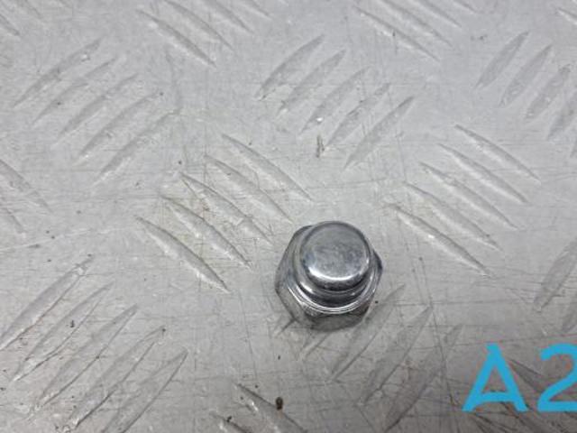 MAZDA B00237160B Гайка колесная в наличии Киев