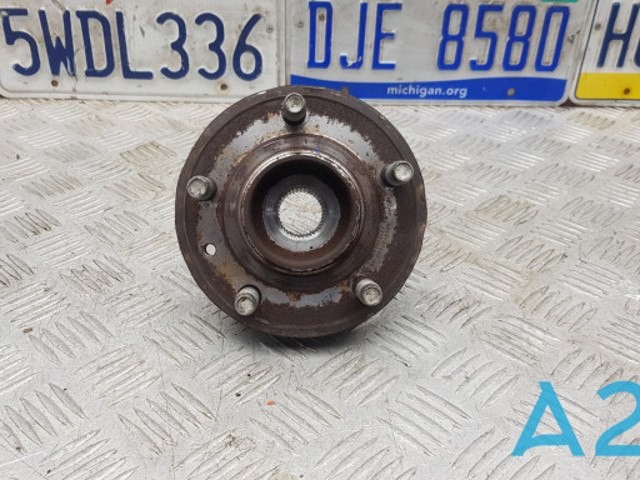 Ступица переднего колеса BB5Z1104A FORD
