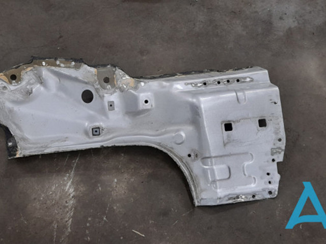BB5Z7810928A Панель багажного отсека задняя купить Сумы
