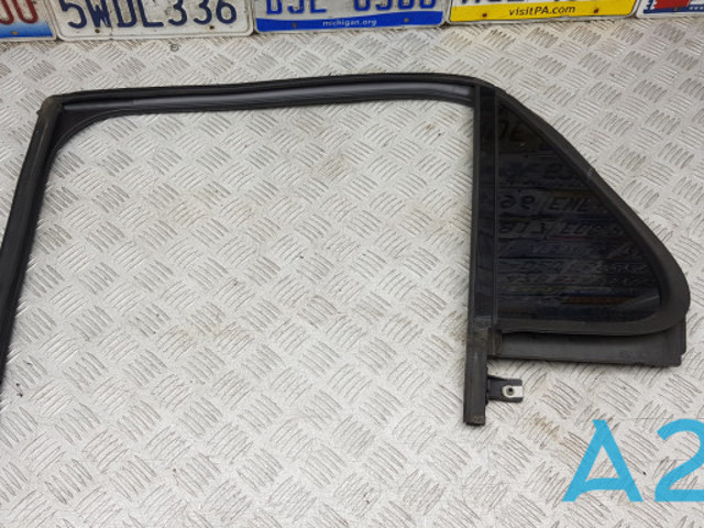 FORD BB5Z7825767A Стекло-форточка двери задней левой в наличии Кривой Рог