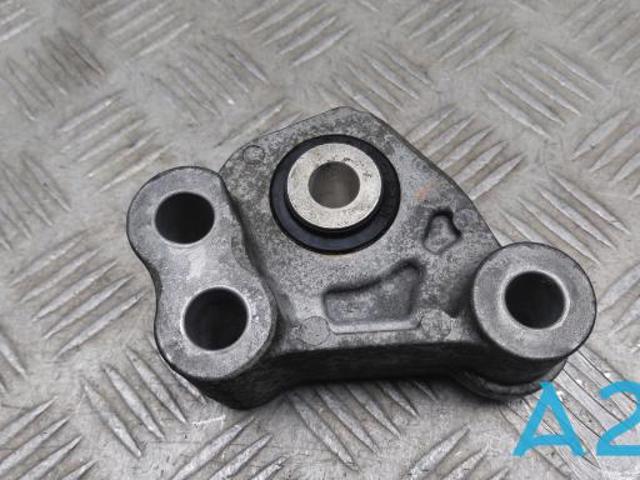 MAZDA BEET39010 Кронштейн подушки (опоры) двигателя задней в наличии Ровно