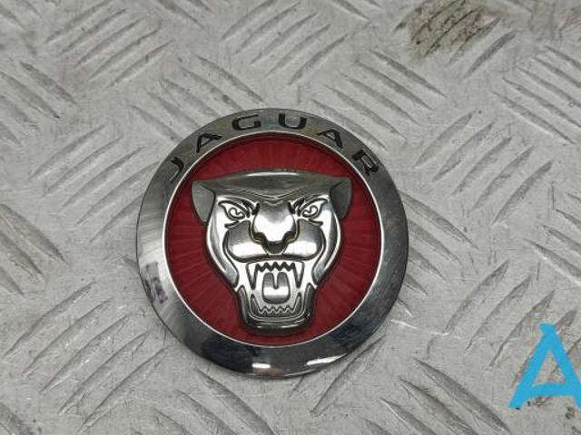 Фирменный значек решетки радиатора C2D45429 JAGUAR