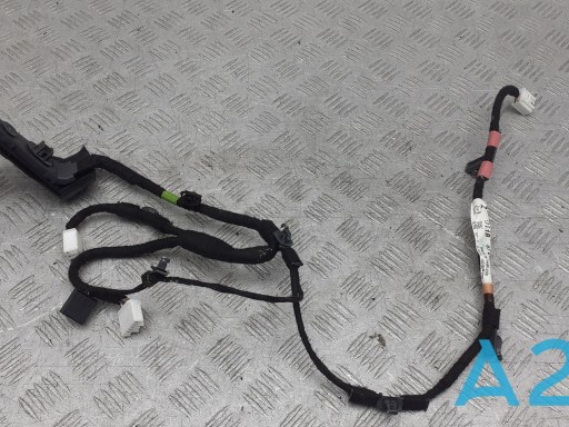 Жгут проводов задней двери D11B67220 MAZDA