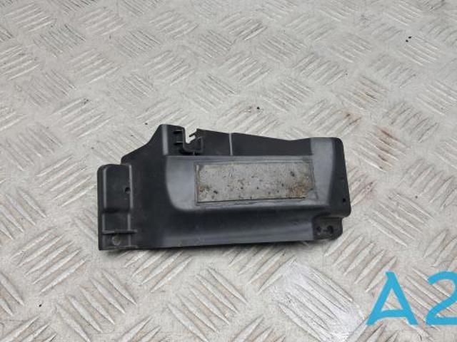 Кронштейн бампера переднего, правый DGH950C11 MAZDA