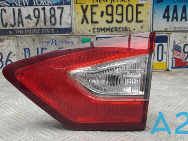 FORD DS7Z13404A Фонарь задний правый внутренний в наличии Киев