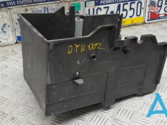 FORD EJ7Z10732C Поддон аккумулятора (АКБ) в наличии Винница