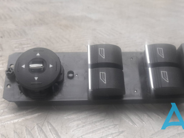 Кнопки переднего левого стекло подъёмника F1EZ14529B FORD