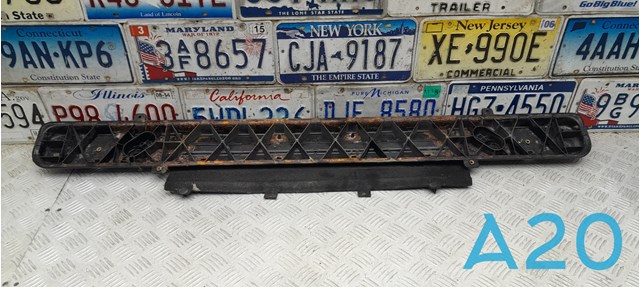 Нижняя монтажная панель крепления фар FT4Z16138D FORD