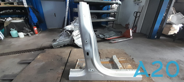 Амортизационная стойка центральная, правая FT4Z5824300A FORD