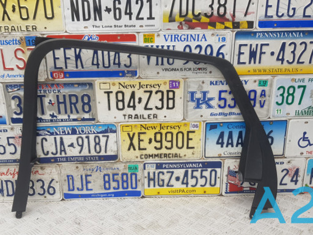 Рама стекла передней двери левой FT4Z5825504AA FORD
