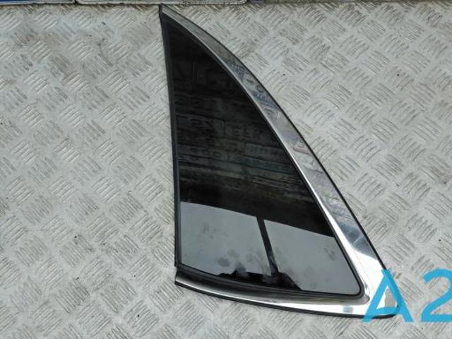 Стекло багажника, левое FT4Z5829711A FORD