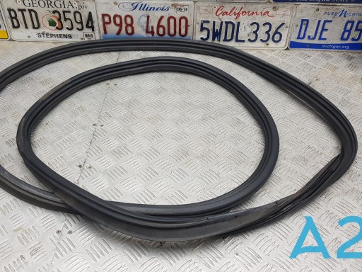 Уплотнитель задней 3/5-й двери FT4Z58404A06C FORD