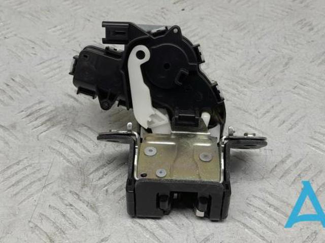 Замок двери багажника G33M62310B MAZDA