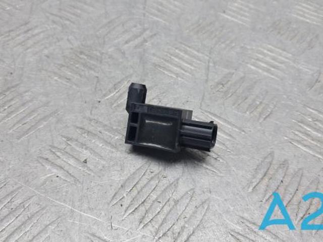 Датчик AIRBAG передний GBEF57KC0 MAZDA