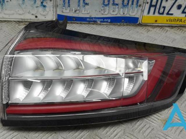 Задний правый стоп HT4Z13404D FORD