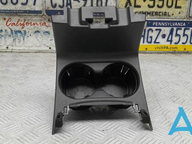 MAZDA K1236443YA02 Подстаканник подлокотника центральной консоли в наличии Полтава