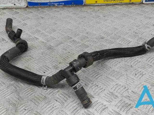 K2GZ8C289B Шланг (патрубок) системы охлаждения купить Николаев