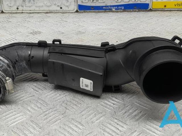 Патрубок воздушный, вход в турбину (наддув) K2GZ9B659D FORD