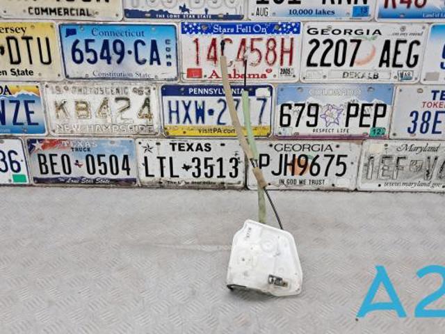 Замок передней пассажирской двери KB7W58310 MAZDA