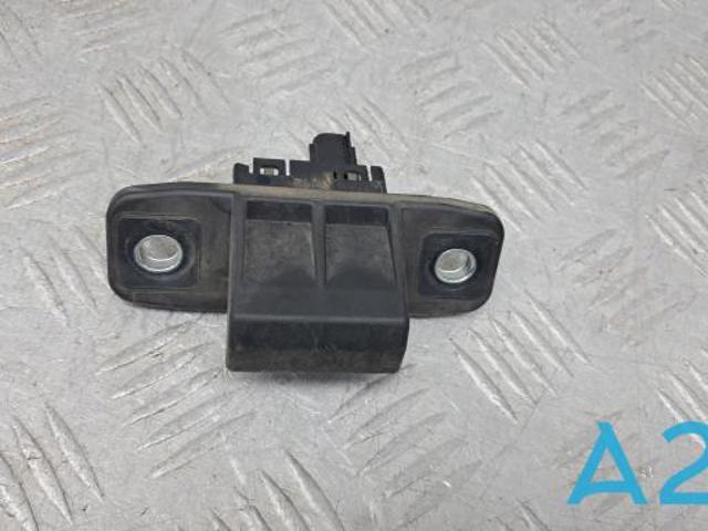 KB7W624B0 Кнопка привода замка багажника купить Киев