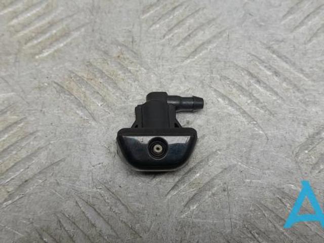Омыватель стекла двери задка KB7W67510 MAZDA