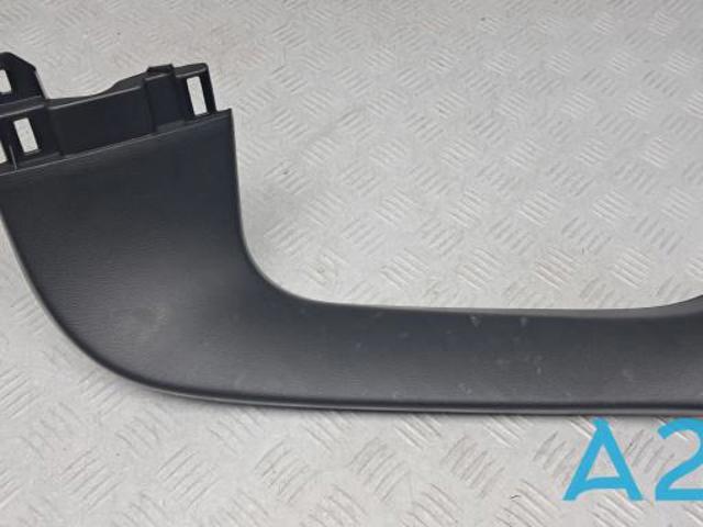 Обшивка-облицовка крышки багажника KB7W68940 MAZDA
