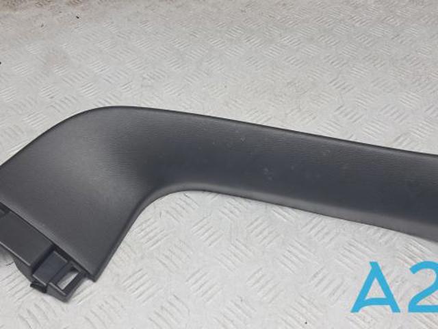 Обшивка-облицовка крышки багажника KB7W68950 MAZDA