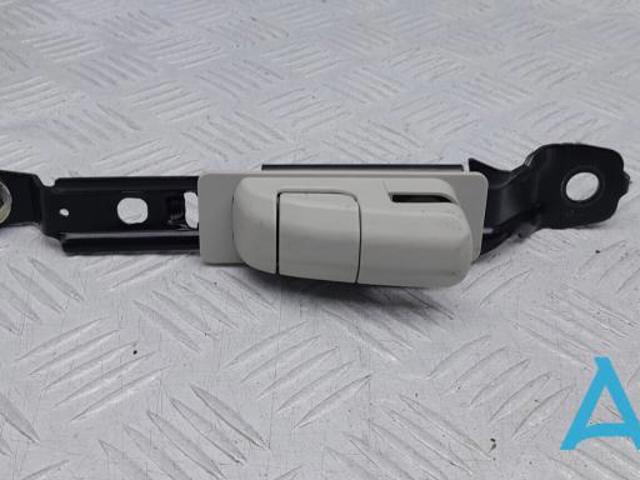 Регулятор высоты ремня безопасности передний левый KD4557960B75 MAZDA