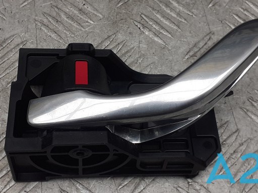 Ручка двери левой внутренняя передняя/задняя KD5359330C MAZDA