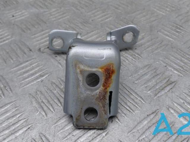 Дверной шарнир задний правый KD5372240A MAZDA