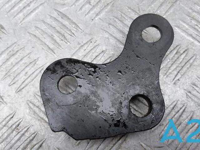 Кронштейн подушки (опоры) двигателя, задней KD6239010 MAZDA