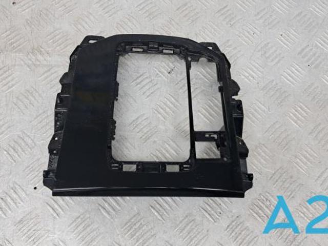 MAZDA KGC36434002 Накладка консоли рычага переключения передач АКПП в наличии Чернигов