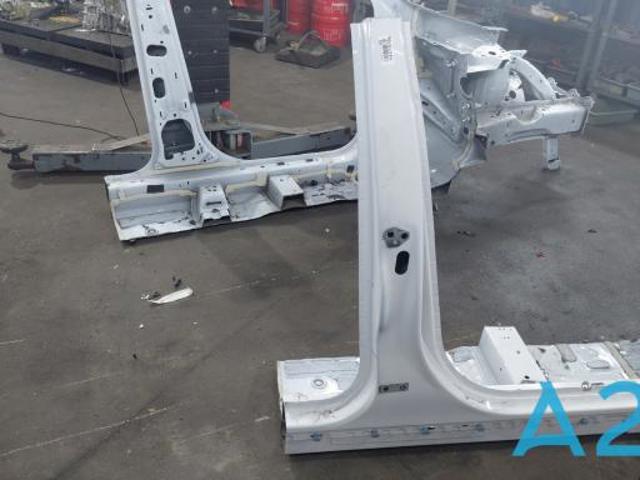 Кузовщина LJ6Z78211A10A FORD