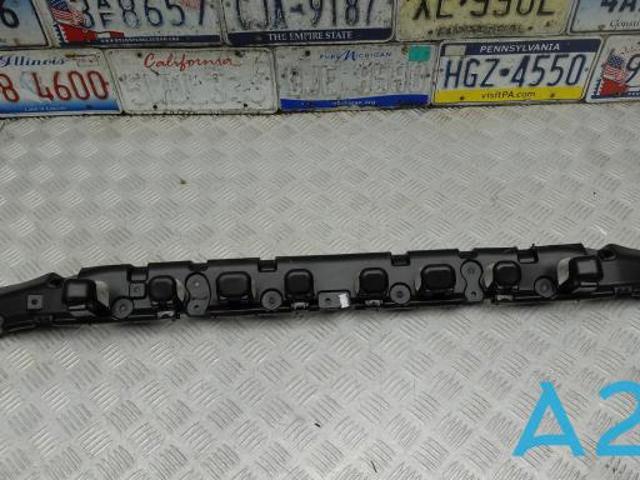 Кронштейн бампера заднего, центральный LJ8Z17754D FORD