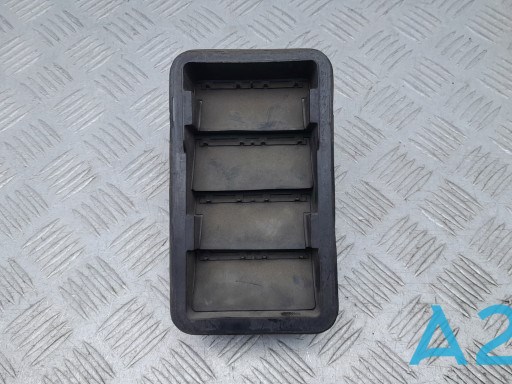 Решетка воздухозаборника салона LR002951 LAND ROVER