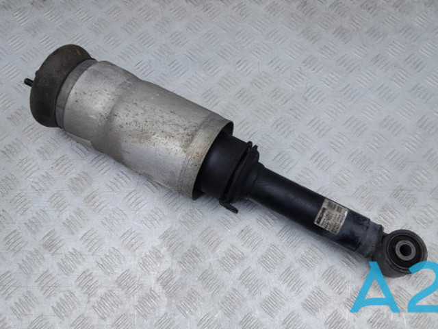 Амортизатор передней подвески LR016415 LAND ROVER
