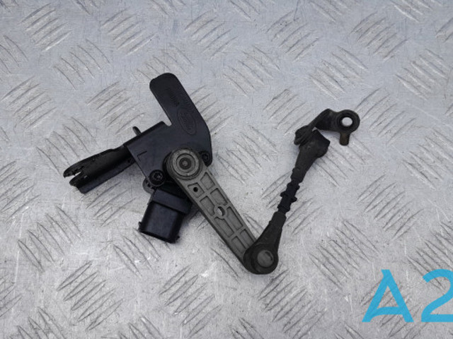 Регулятор положения кузова передней подвески LR023647 LAND ROVER