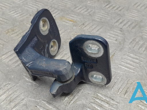 Завеса двери передней левой LR031770 LAND ROVER