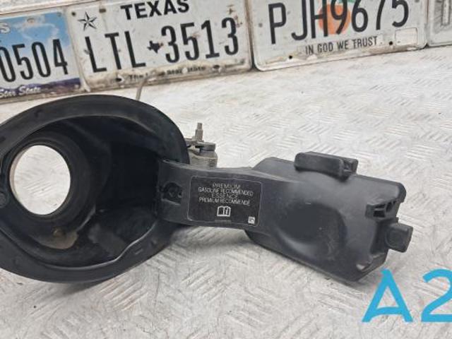 Заливная горловина бензобака LR033011 LAND ROVER