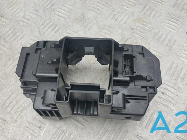 Переключатель подрулевой, центральная часть LR042311 LAND ROVER