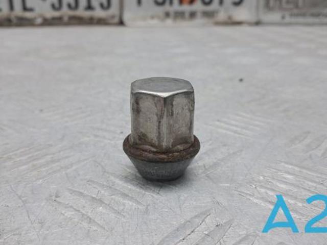Гайка крепления колеса LR043267 LAND ROVER