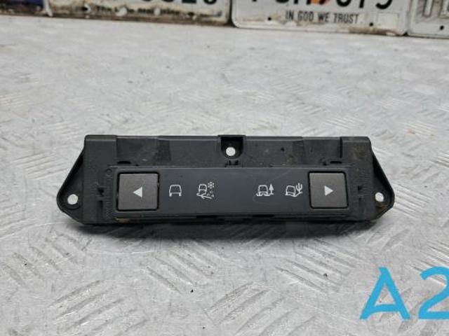 Блок кнопок центральной консоли LR070653 LAND ROVER
