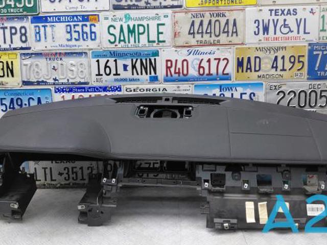 Панель салона передняя "торпедо" LR071316 LAND ROVER