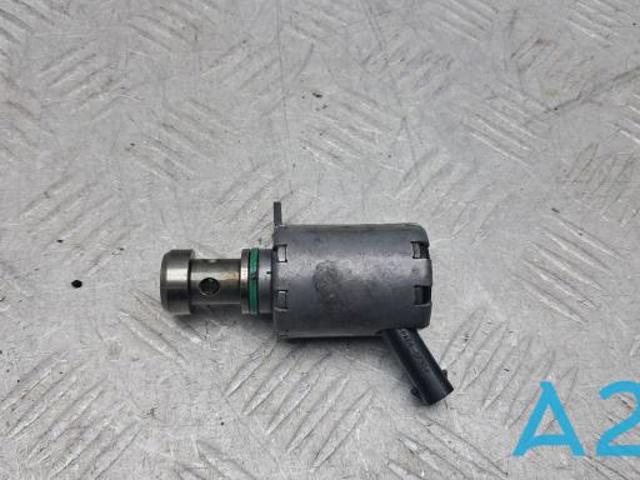 Клапан регулировки давления масла LR073684 LAND ROVER
