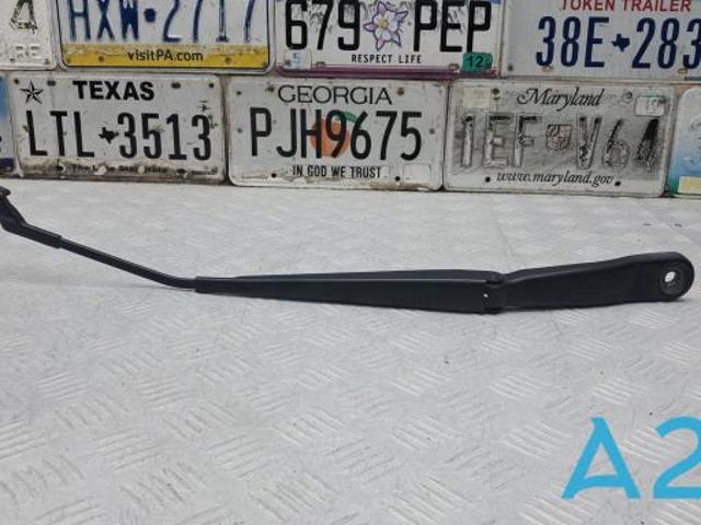 Поводок дворника LR086384 LAND ROVER
