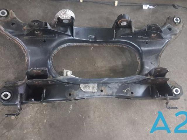 Поперечка задней подвески LR096550 LAND ROVER