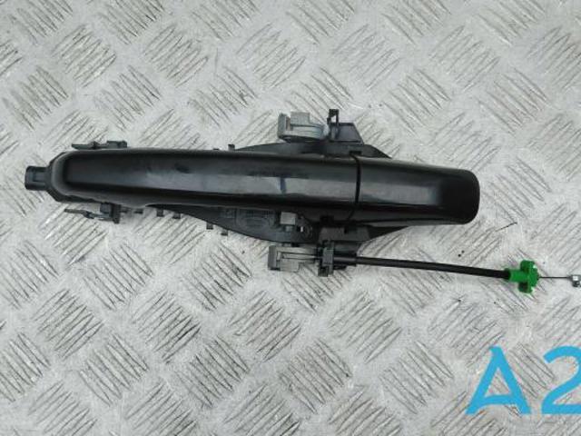 Держатель наружной ручки двери, передней правой LR108184 LAND ROVER
