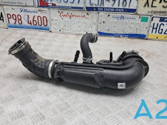 Патрубок воздушный, выход воздушного фильтра P1MZ9B659A FORD